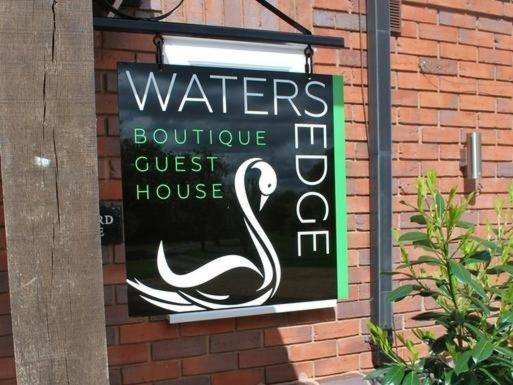 The Waters Edge Guest House Stratford-upon-Avon Exteriör bild